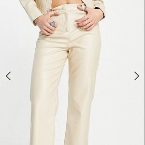 (NWT) 4th & Reckless straight leg leather look pants in buttercream in Small